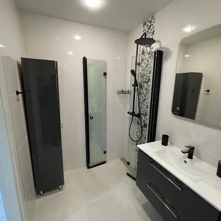Modern Flat In Mai * 페르누